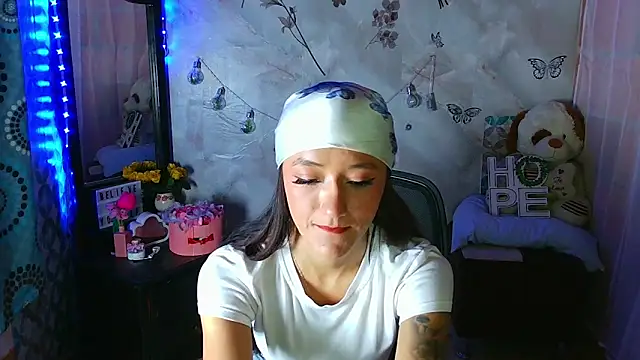 Snapshot of Lya1_ch chatting on March 17, 2025, 11:02 pm Lya1 ch online show from March 17, 2025, 11:02 pm