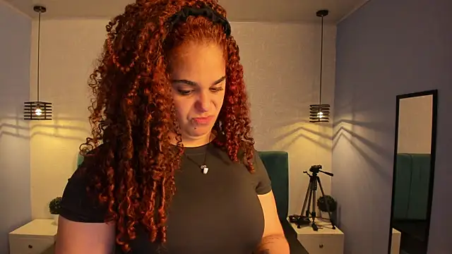 Snapshot of ninna_curly chatting on September 19, 2025, 9:30 pm ninna curly online show from September 19, 2025, 9:30 pm