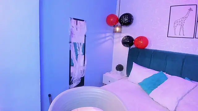 Snapshot of ninna_curly chatting on October 29, 2025, 4:44 am ninna curly online show from October 29, 2025, 4:44 am