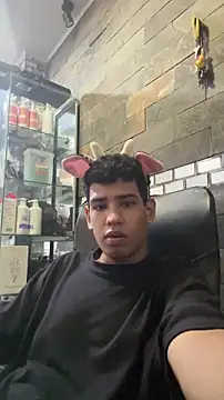 Snapshot of Santiago-Thompson chatting on October 24, 2025, 5:17 am Santiago-Thompson online show from October 24, 2025, 5:17 am