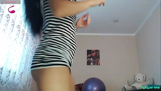 Snapshot of Kriss_brunette_5 chatting on September 30, 2025, 8:42 am Kriss brunette 5 online show from September 30, 2025, 8:42 am