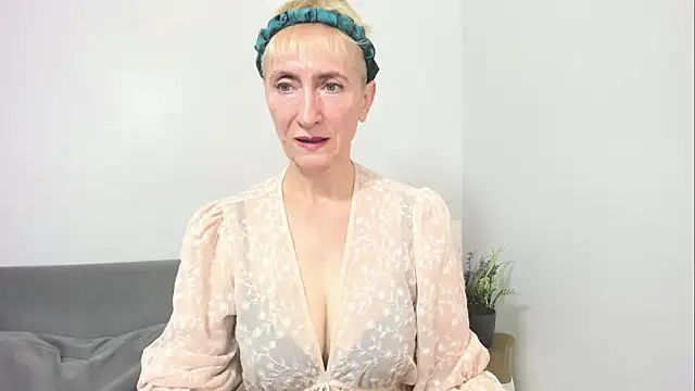 MargaretMilf69 online show from September 27, 2025, 7:03 am