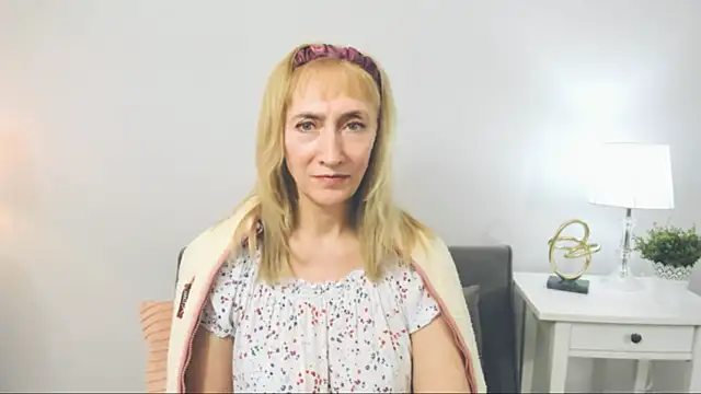 MargaretMilf69 online show from February 15, 2025, 9:27 am