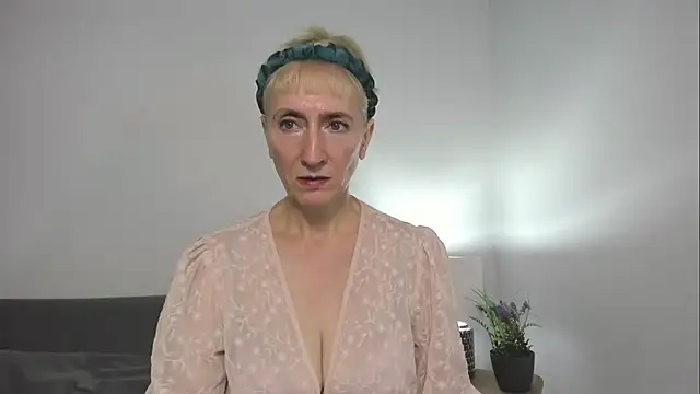 MargaretMilf69 online show from September 14, 2025, 6:58 am