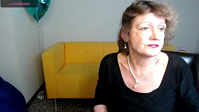 SexyGrandma  online show from February 26, 2025, 3:21 pm