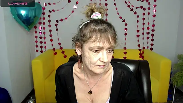 SexyGrandma  online show from February 11, 2025, 3:29 pm