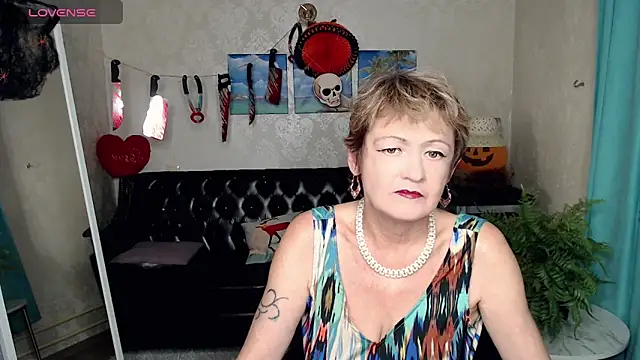 Snapshot of SexyGrandma_ chatting on October 23, 2025, 5:11 pm SexyGrandma online show from October 23, 2025, 5:11 pm