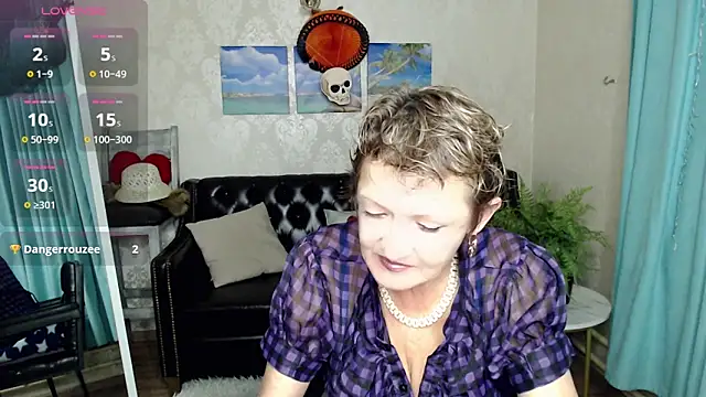 Snapshot of SexyGrandma_ chatting on October 20, 2025, 5:13 pm SexyGrandma online show from October 20, 2025, 5:13 pm