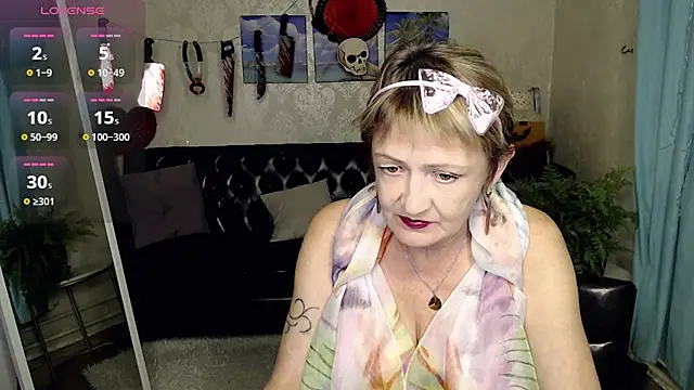 Snapshot of SexyGrandma_ chatting on October 31, 2025, 4:03 pm SexyGrandma online show from October 31, 2025, 4:03 pm