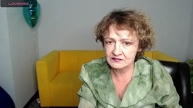 SexyGrandma  online show from February 18, 2025, 4:25 pm