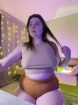 DearAlise online show from March 21, 2025, 9:34 pm