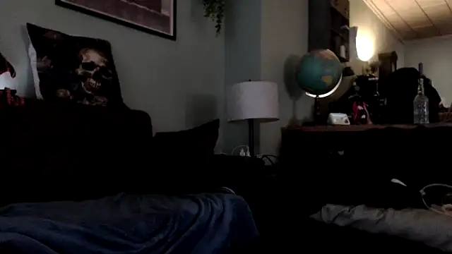 Snapshot of Astrid-Gilbert chatting on February 24, 2025, 11:32 am Astrid-Gilbert online show from February 24, 2025, 11:32 am