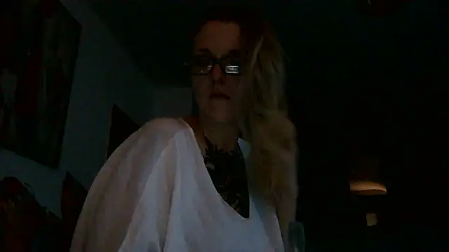 Snapshot of Astrid-Gilbert chatting on December 20, 2025, 3:04 pm Astrid-Gilbert online show from December 20, 2025, 3:04 pm