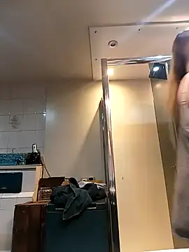 Snapshot of Astrid-Gilbert chatting on February 18, 2025, 7:54 am Astrid-Gilbert online show from February 18, 2025, 7:54 am