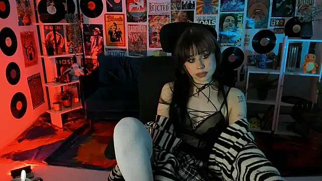 MisaPage online show from February 11, 2025, 8:42 pm