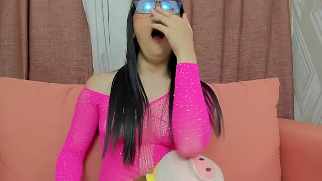 Snapshot of Emmagomez__ chatting on February 7, 2025, 12:50 pm Emmagomez online show from February 7, 2025, 12:50 pm