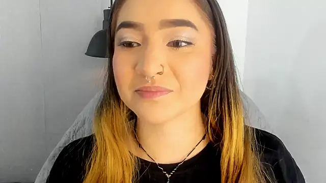 Snapshot of Shanntal_ chatting on October 10, 2025, 7:58 pm Shanntal  online show from October 10, 2025, 7:58 pm