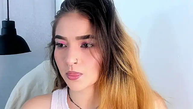 Snapshot of Shanntal_ chatting on October 9, 2025, 7:47 pm Shanntal  online show from October 9, 2025, 7:47 pm