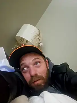 Snapshot of spikesyours chatting on January 27, 2025, 10:16 am spikesyours online show from January 27, 2025, 10:16 am