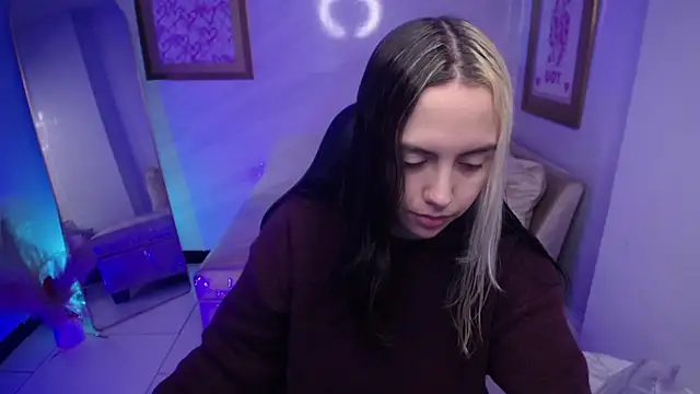 Snapshot of Hela_v chatting on September 22, 2025, 1:06 pm Hela v online show from September 22, 2025, 1:06 pm