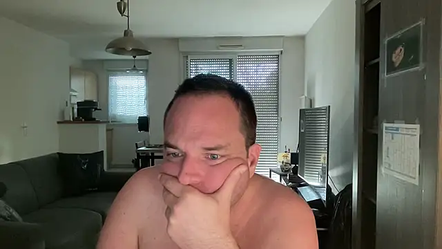 Funnyjul31 online show from February 22, 2026, 2:52 pm