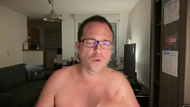 Snapshot of Funnyjul31 chatting on October 29, 2025, 7:46 pm Funnyjul31 online show from October 29, 2025, 7:46 pm