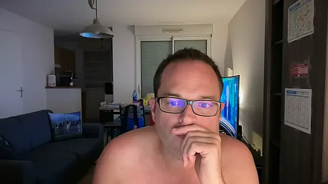 Snapshot of Funnyjul31 chatting on October 26, 2025, 5:35 pm Funnyjul31 online show from October 26, 2025, 5:35 pm