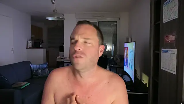 Snapshot of Funnyjul31 chatting on October 15, 2025, 5:32 pm Funnyjul31 online show from October 15, 2025, 5:32 pm