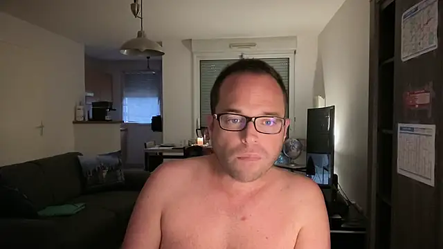 Snapshot of Funnyjul31 chatting on October 19, 2025, 5:05 pm Funnyjul31 online show from October 19, 2025, 5:05 pm