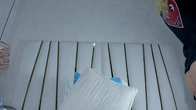 Snapshot of violet_gray_ chatting on September 30, 2025, 11:38 am violet gray online show from September 30, 2025, 11:38 am