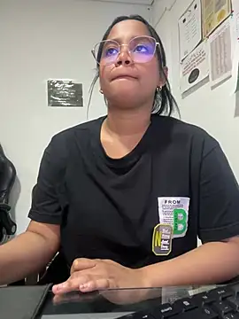 my cam online show from March 7, 2025, 8:22 pm