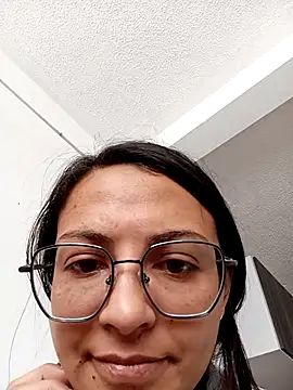 Snapshot of bri_ali chatting on December 22, 2025, 3:34 pm bri ali online show from December 22, 2025, 3:34 pm