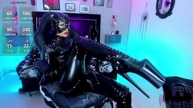 Snapshot of IsisRaichuu_ chatting on October 29, 2025, 8:41 pm IsisRaichuu online show from October 29, 2025, 8:41 pm