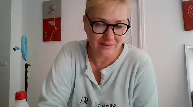 Snapshot of Luzia-Sal chatting on March 14, 2025, 9:46 am Luzia-Sal online show from March 14, 2025, 9:46 am