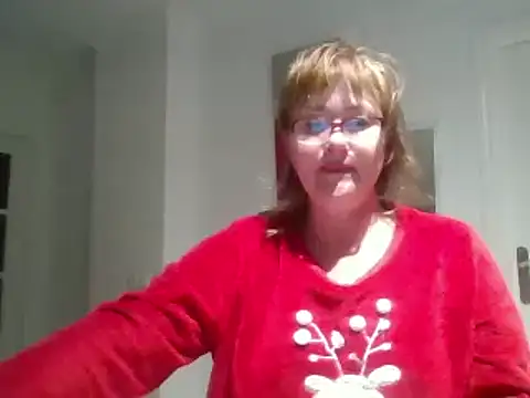 Snapshot of Luzia-Sal chatting on January 29, 2025, 6:33 am Luzia-Sal online show from January 29, 2025, 6:33 am