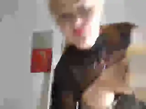 Snapshot of Luzia-Sal chatting on February 28, 2025, 7:37 am Luzia-Sal online show from February 28, 2025, 7:37 am