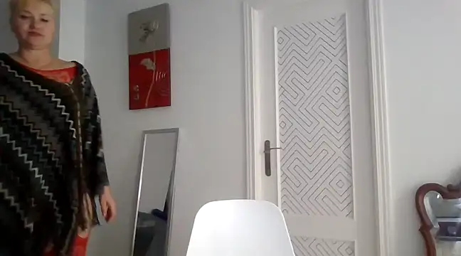 Snapshot of Luzia-Sal chatting on March 9, 2025, 1:15 pm Luzia-Sal online show from March 9, 2025, 1:15 pm