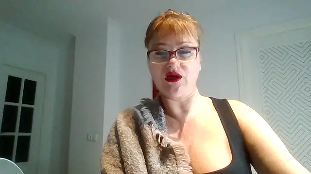 Snapshot of Luzia-Sal chatting on January 27, 2025, 8:29 am Luzia-Sal online show from January 27, 2025, 8:29 am