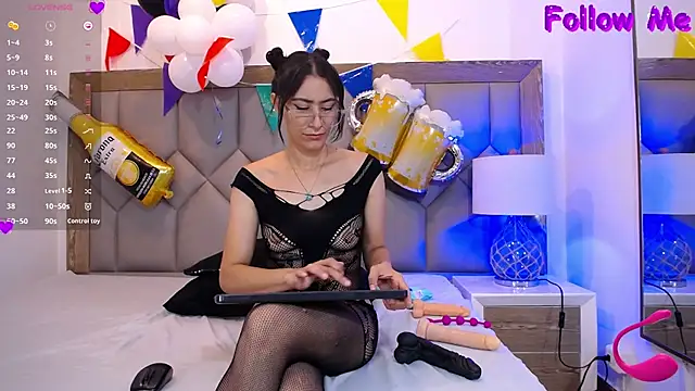 Snapshot of PamelaaPonce chatting on September 29, 2025, 6:57 pm PamelaaPonce online show from September 29, 2025, 6:57 pm