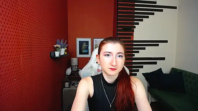 Violet Moreau online show from February 12, 2025, 9:54 pm