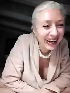 divinaerotica online show from February 17, 2025, 6:17 pm