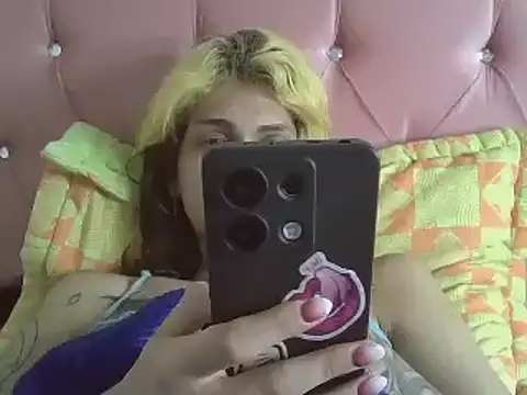 Olivia7u7 online show from September 30, 2025, 6:58 pm