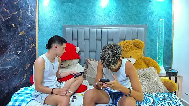 Sexys Hornys Boys online show from February 3, 2025, 10:54 pm