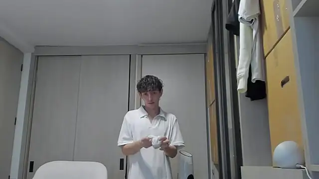 miketwink online show from September 20, 2025, 10:37 pm