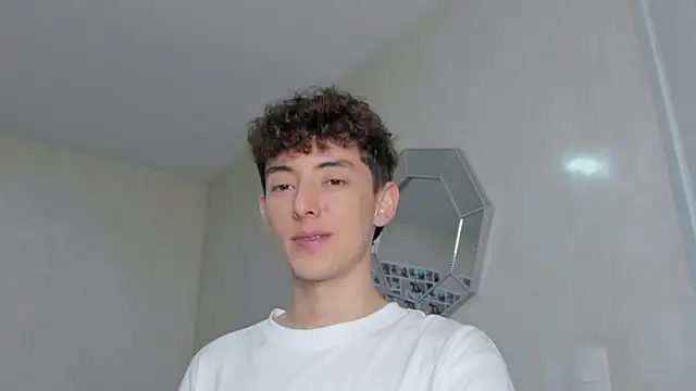 miketwink online show from November 10, 2025, 11:32 pm