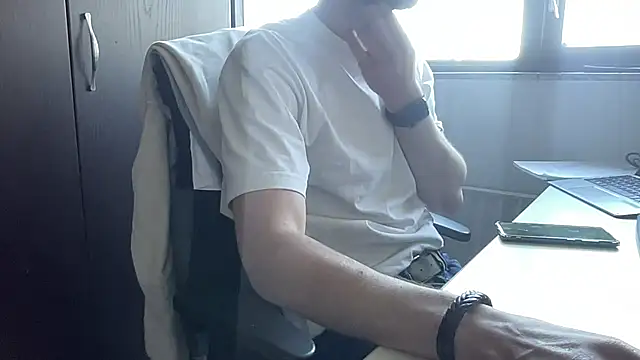 bullyboyy online show from March 17, 2025, 3:07 pm