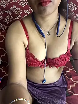 Cute Jiyaa online show from March 31, 2026, 6:43 pm