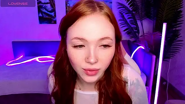 Snapshot of Maya_Light chatting on October 22, 2025, 1:38 am Maya Light online show from October 22, 2025, 1:38 am