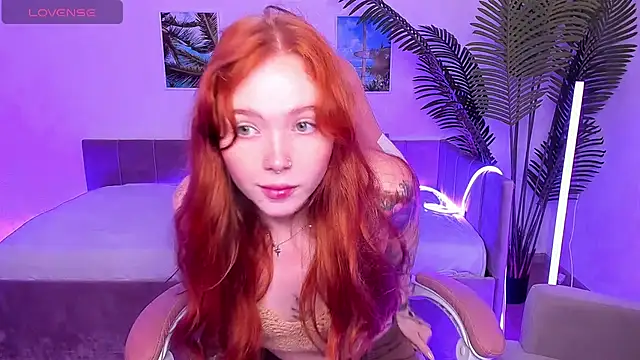 Snapshot of Maya_Light chatting on September 27, 2025, 1:45 am Maya Light online show from September 27, 2025, 1:45 am