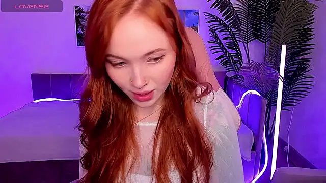 Snapshot of Maya_Light chatting on October 13, 2025, 2:13 am Maya Light online show from October 13, 2025, 2:13 am